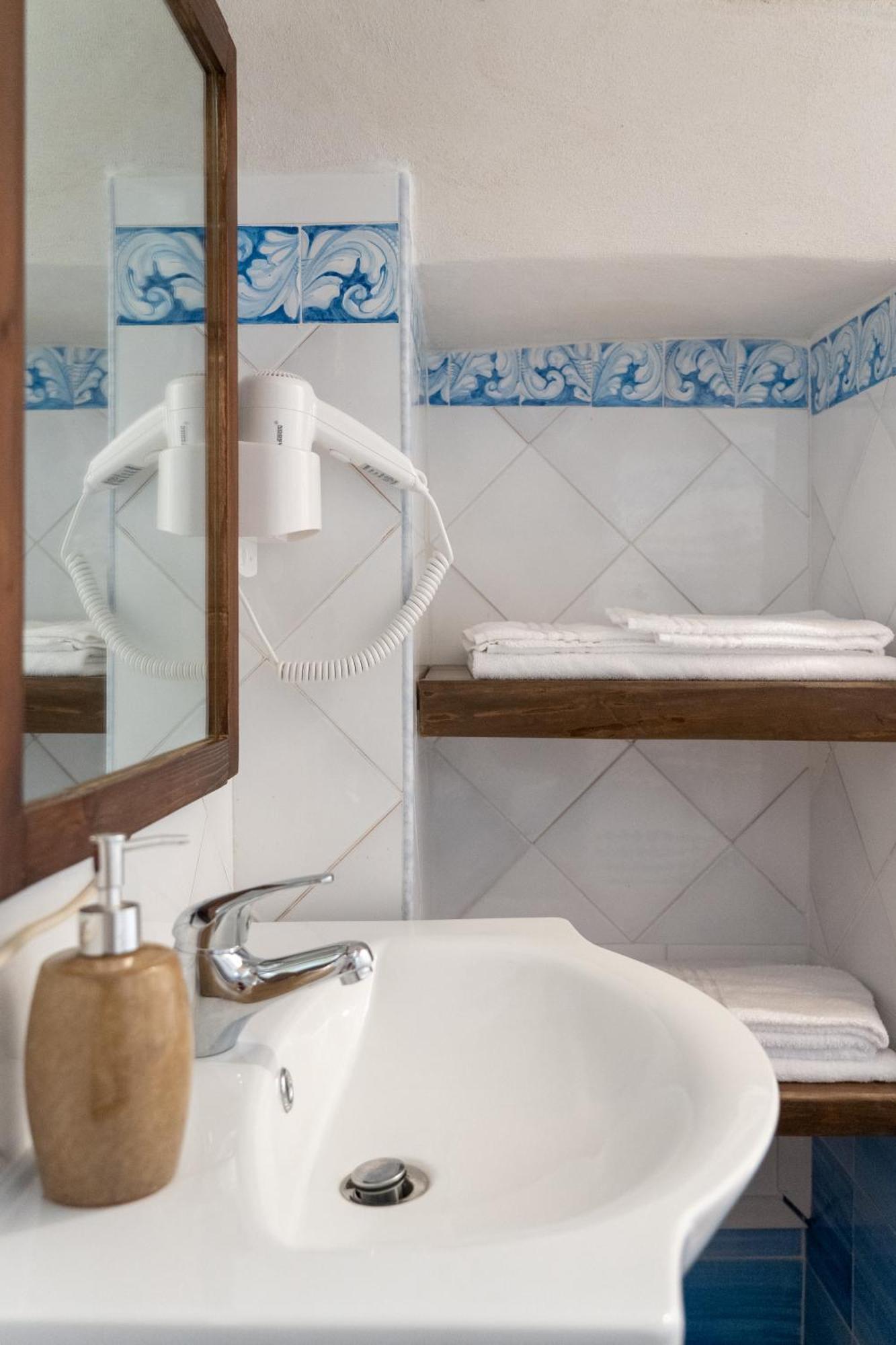 San Leonardo - Aparthotel Laterza Ngoại thất bức ảnh